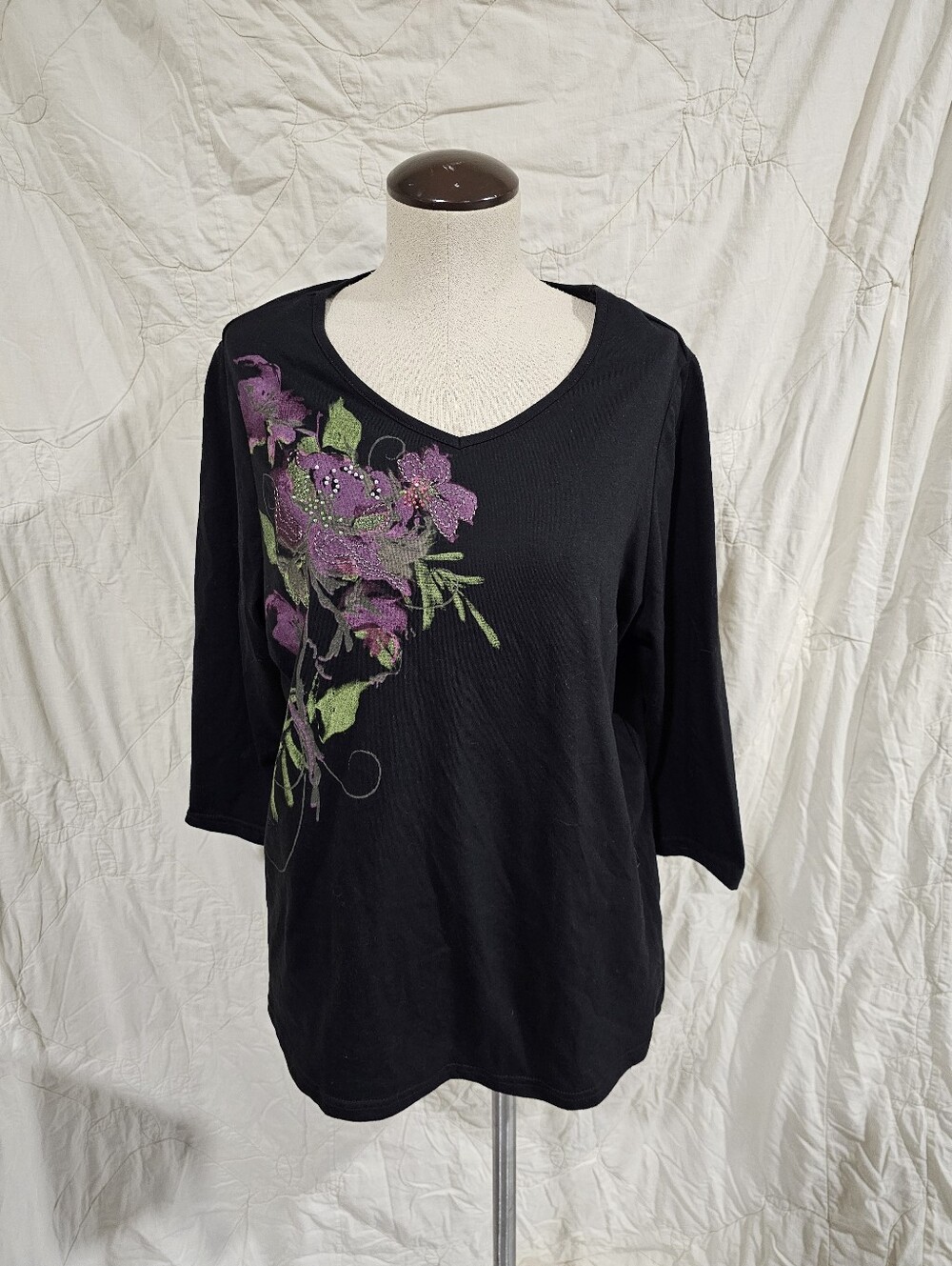 NWT breckenridge Black V-Neck 3/4 Sleeve Top with Purple Floral Design - 1X
